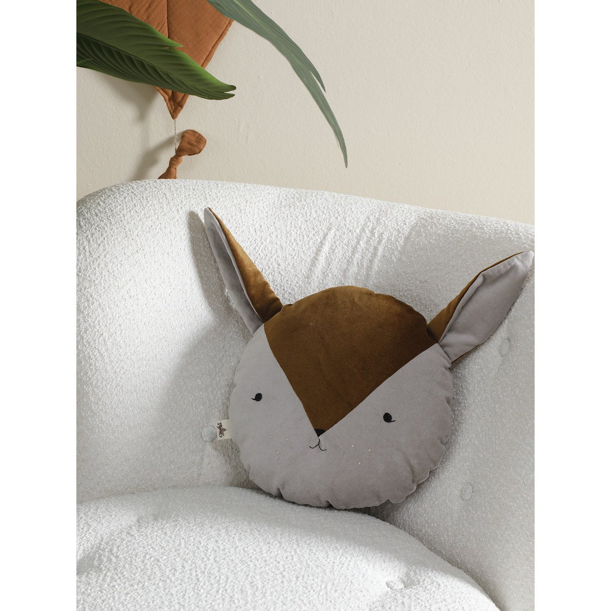 Coussin Bambi Garçon – Le compagnon doux qui veille sur la chambre