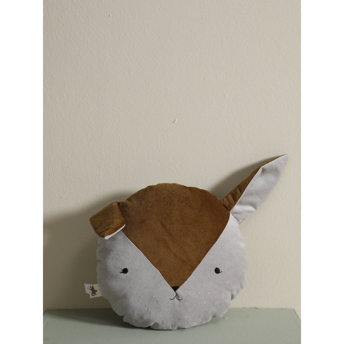 Coussin Bambi Garçon – Le compagnon doux qui veille sur la chambre