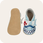 Chaussons bébé en cuir souple – Requin Taquin
