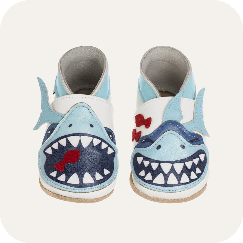 Chaussons bébé en cuir souple – Requin Taquin