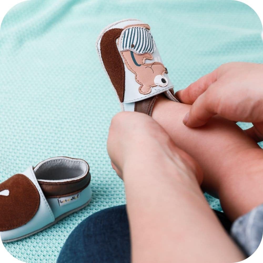 Chaussons bébé en cuir souple – Écureuil