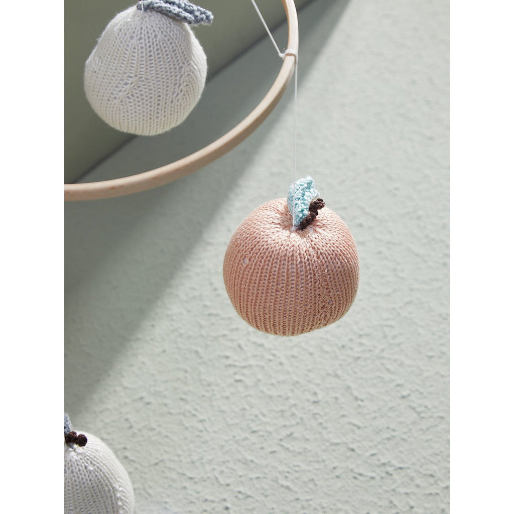 Mobile Fruits – Entre Pommes & Poires, une poésie suspendue